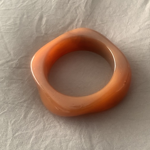 Nude acrylic bangle set - Picture 6 of 6